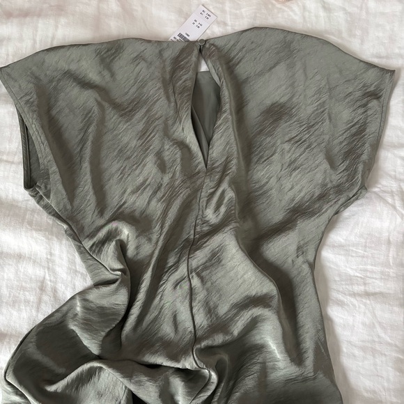 Abercrombie & Fitch Frosty Olive Short-Sleeve Crinkle Satin Maxi Dress - S - Picture 7 of 8